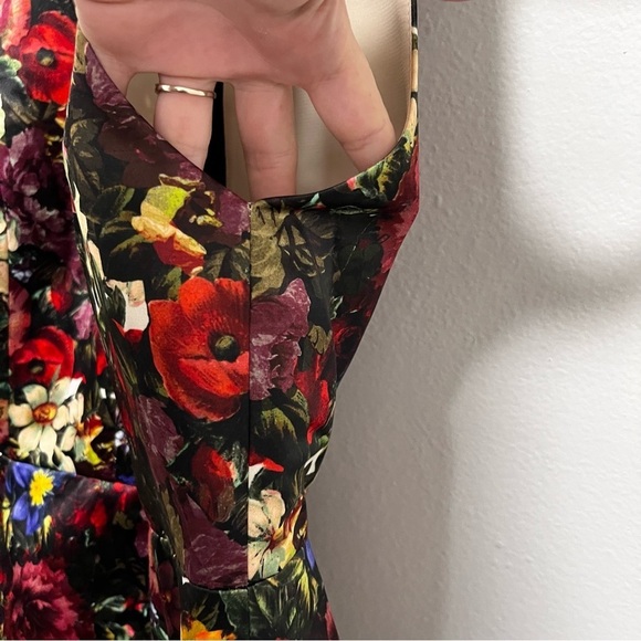 ALICE + OLIVIA Kiro Floral Deep V Lantern Dress Size 2 - Picture 7 of 14